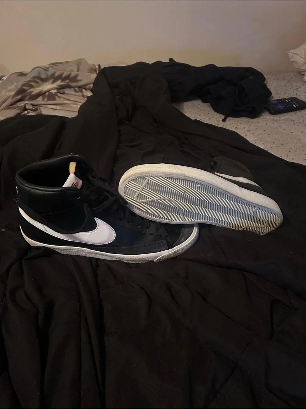 Nike black/white mid 77 blazer